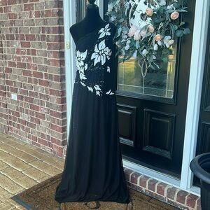 🖤🤍Lillie Rubin Formal🤍🖤